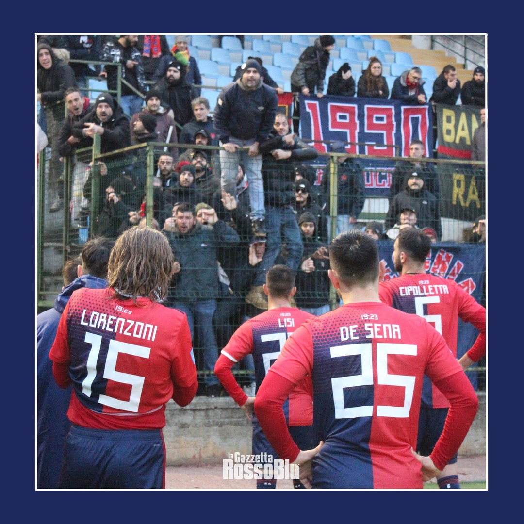 Al termine della partita rossoblù davanti al settore ospiti. I tifosi rossoblù: «Questa Samb è una vergogna»