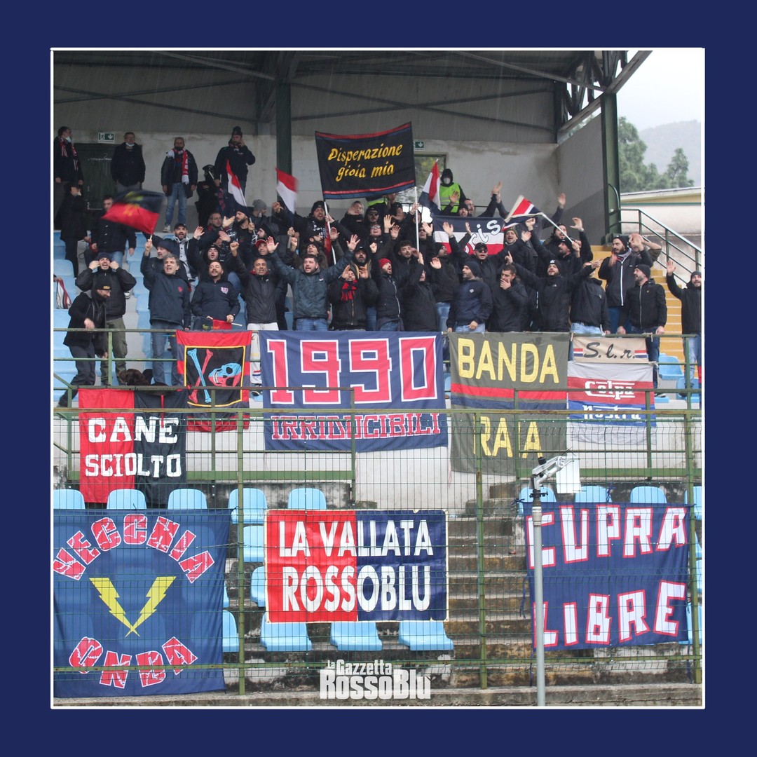 I tifosi della rossoblù presenti a Piedimonte Matese
#matesesamb #matsam #grb #gazzettarossoblu #samb #sambenedettese #instagol #instafootball #instasoccer #calcio #rossoblù #seried #gironef #lnd #leganazionaledilettanti
