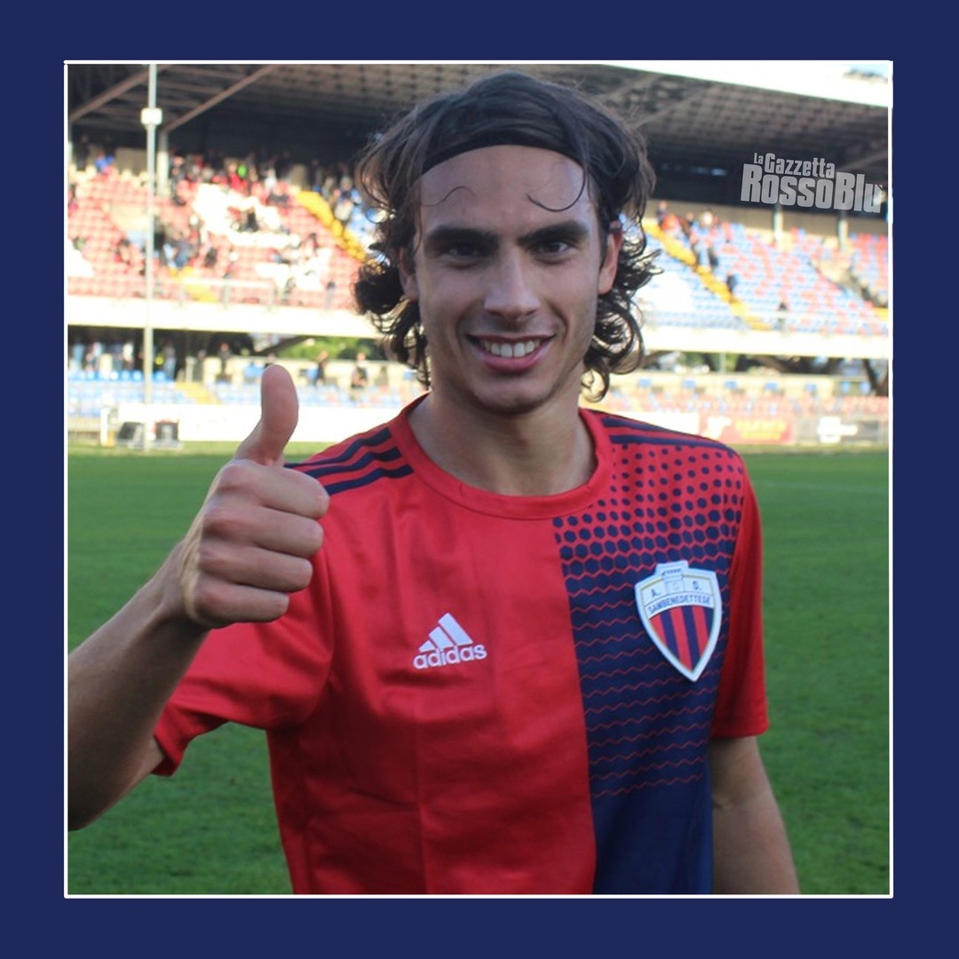 Le prime valutazioni saranno fatte sugli under, ma chi è già certo di restare è Lorenzo Alboni 🔴🔵. La Samb aspetta il suo terzino 💪🏻
#lorenzoalboni #alboni @alboni_lorenzo #calciomercato #mercato #calciomarket #grb #gazzettarossoblu #samb #sambenedettese #instagol #instafootball #instasoccer #calcio #rossoblù #seried #gironef #lnd #leganazionaledilettanti