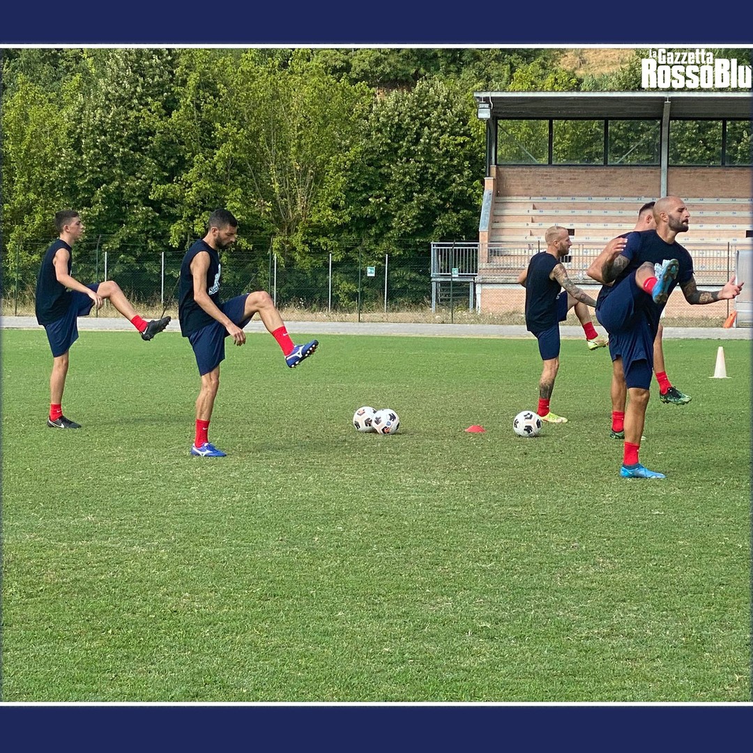 Samb 🔴🔵, dopo un giorno di riposo riprendono gli allenamenti ⚽️
#precampionato #preseason #training #allenamento #work #grb #gazzettarossoblu #samb #sambenedettese #instagol #instafootball #instasoccer #calcio #rossoblù #seried #gironef #lnd #leganazionaledilettanti