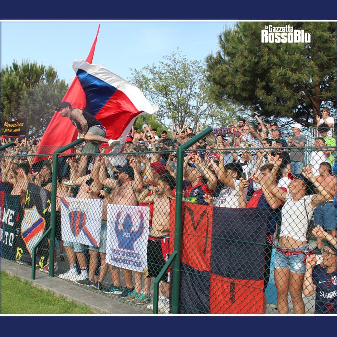 🔴🔵
#tifosi #tifo #tifoseria #grb #gazzettarossoblu #samb #sambenedettese #instagol #instafootball #instasoccer #calcio #rossoblù #seried #gironef #lnd #leganazionaledilettanti