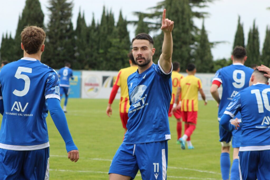 Atletico Mariner_esultanza di Tassi