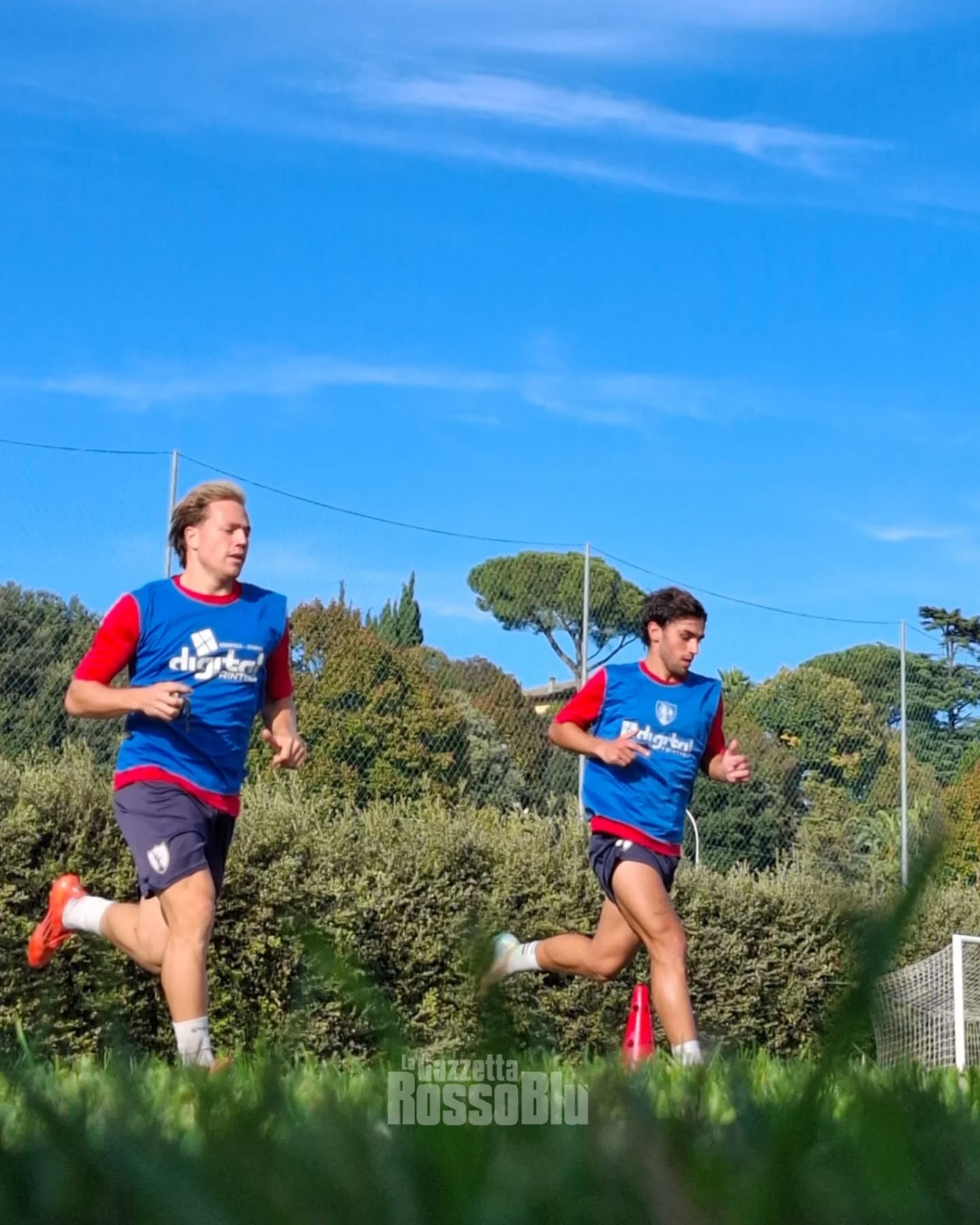ALLENAMENTO🏃‍♂️

@u.s.sambenedettese🔴🔵 a lavoro in vista della sfida di venerdì sera all'Axum Molinari Stadium di Campobasso