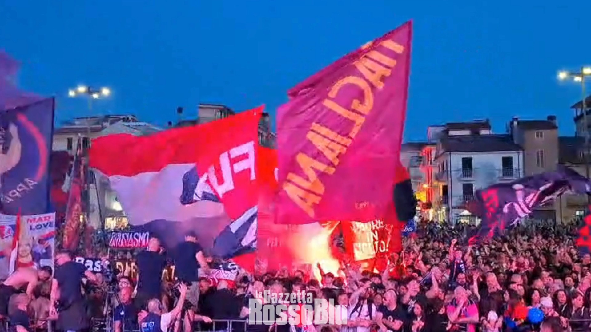 Cartolina dal 2025 🗓🔴🔵

@u.s.sambenedettese #emozioneunica #grb #gazzettarossoblù #samb #sambenedettese #instagol #instafootball #lagazzettarossoblù #calcio #rossoblù #seriec #gironeb #legapro #seriecskywifi