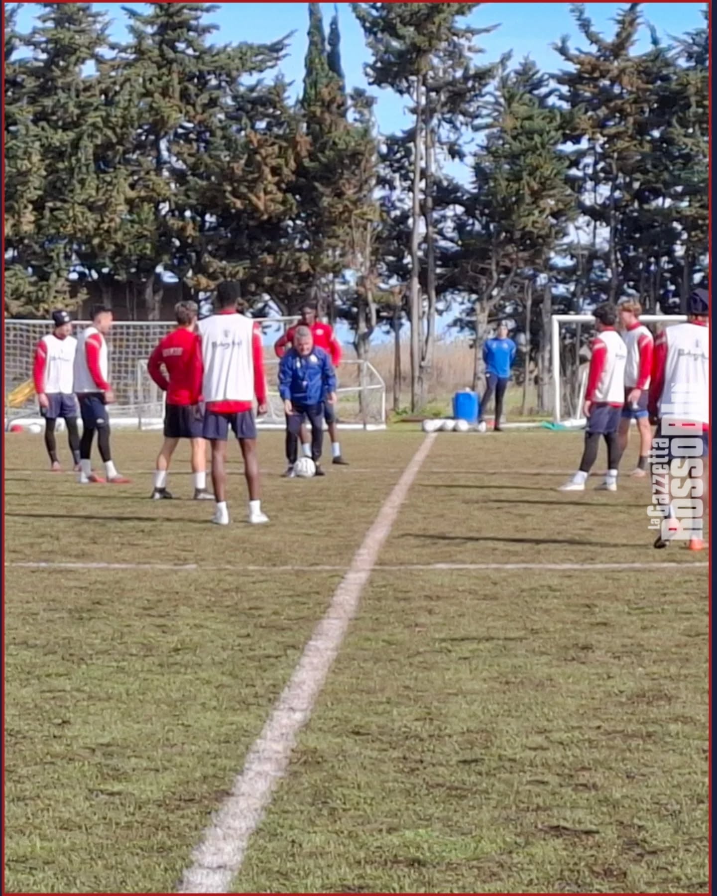 ALLENAMENTO🏃‍♂️

@u.s.sambenedettese🔴🔵 a lavoro in vista del match del Riviera con il Campobasso

#samb #sambenedettese #rossoblu #grb #gazzettarossoblù