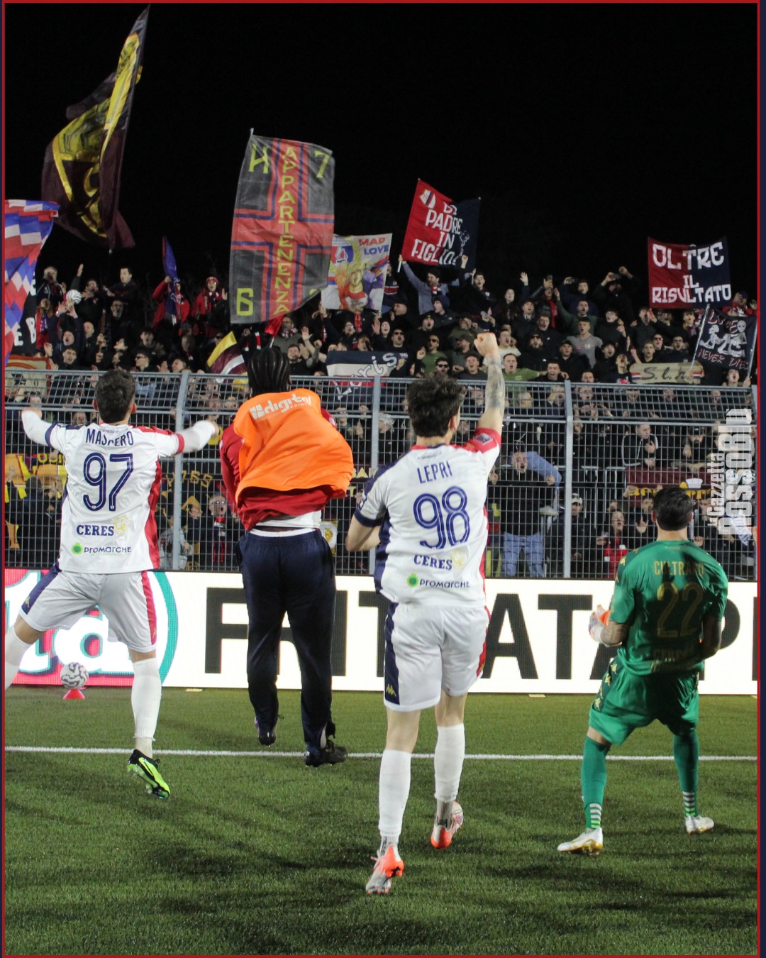 BUONGIORNO COSÌ 💪🏻🔴🔵

@u.s.sambenedettese #guisam #guidoniasamb #stadiocittàdellaria #mondaymotivation #grb #gazzettarossoblù #samb #sambenedettese #instagol #instafootball #lagazzettarossoblù #calcio #rossoblù #seriec #gironeb #legapro #seriecskywifi