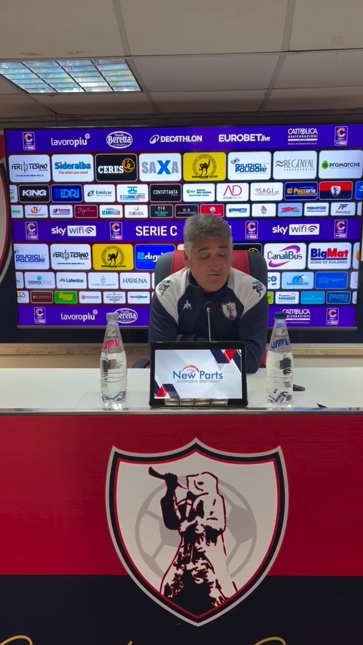 MISTER 🎙️

@u.s.sambenedettese 🔴🔵, le parole di mister Roberto Boscaglia alla vigilia del match in casa della Ternana 🏟️

#tersam #ternanasamb #robertoboscaglia #boscaglia #grb #gazzettarossoblù #samb #sambenedettese #instagol #instafootball #lagazzettarossoblù #calcio #rossoblù #seriec #gironeb #legapro #seriecskywifi