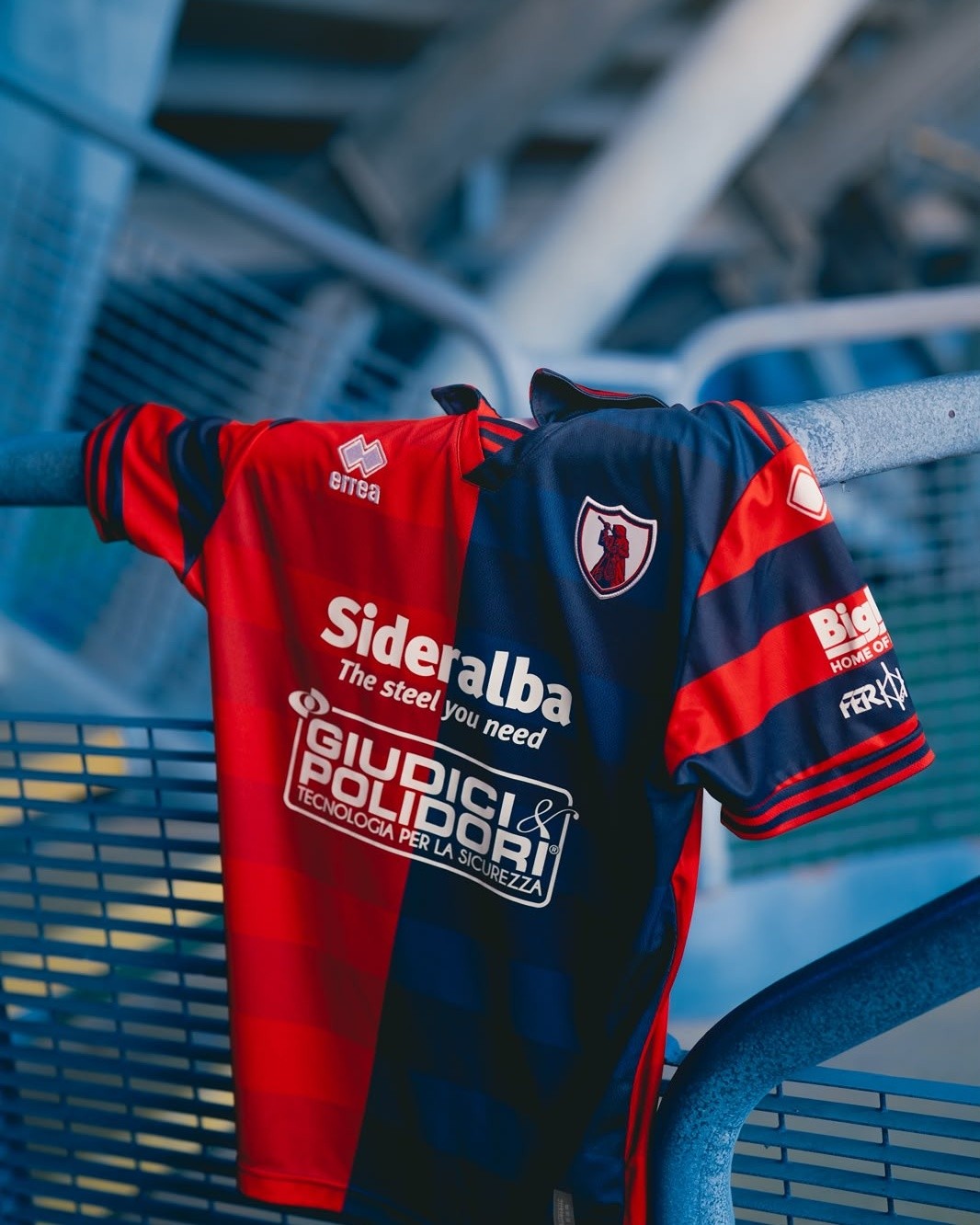 LA MAGLIA DELLA SAMB 🔴🔵

Ecco la maglia Home della Samb per la stagione 2026/27

Foto: U.S. Sambenedettese

#samb #sambenedettese #seriec #gironeb #grb #lagazzettarossoblù