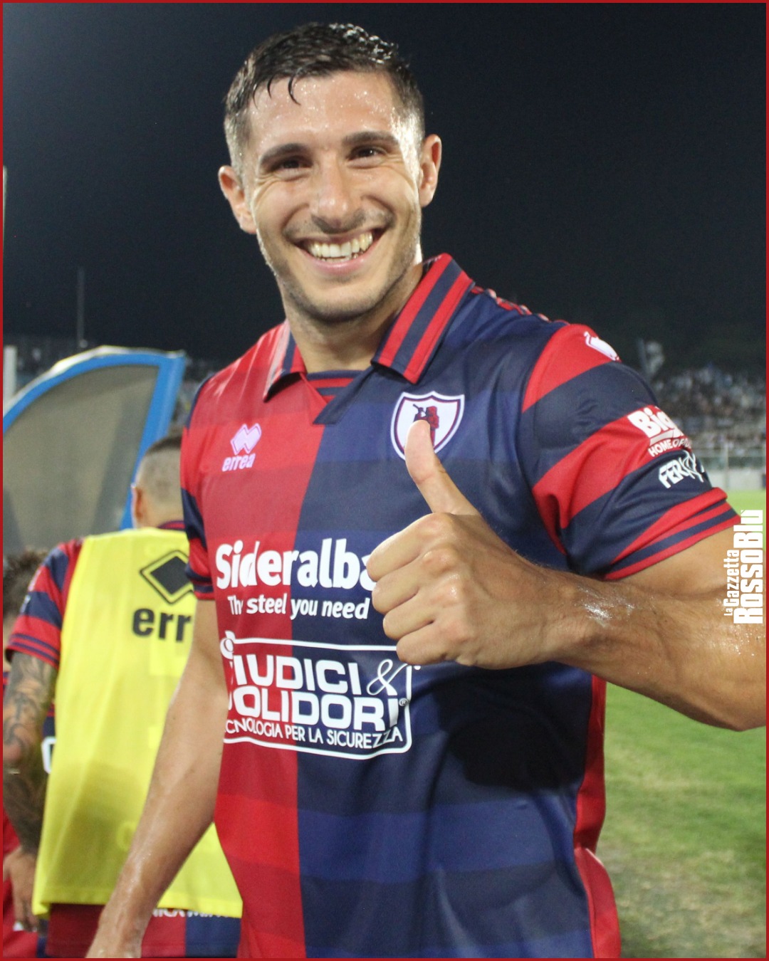 Simone Nicoli 👍🏻🎯🔴🔵

@_simonenicoli_ #simonenicoli @u.s.sambenedettese #grb #gazzettarossoblù #samb #sambenedettese #lagazzettarossoblù #calcio #seriec #gironeb #legapro #seriecskywifi
