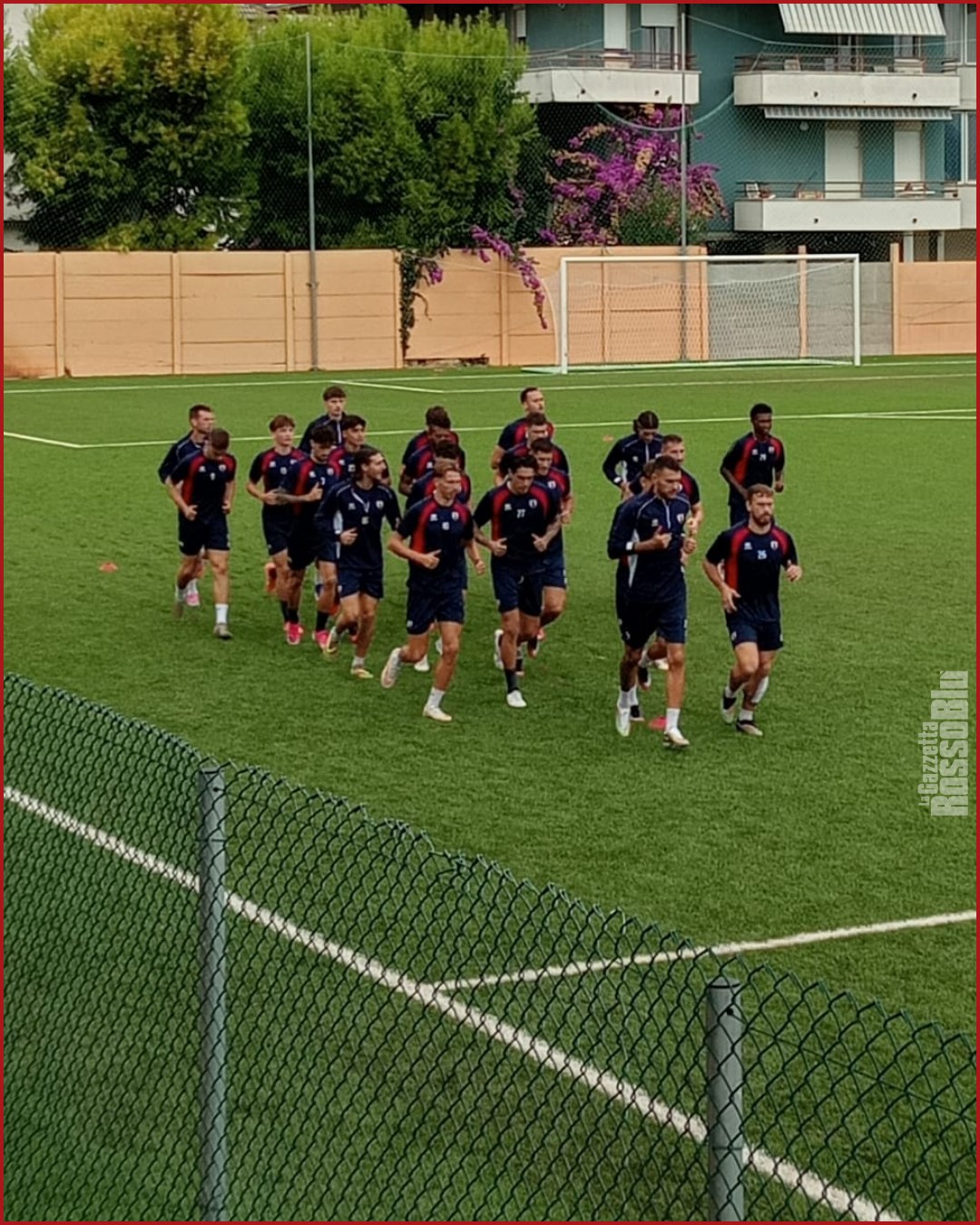BACK TO WORK 🔙

Ripresa degli allenamenti al Ciarrocchi per l'@u.s.sambenedettese 🔴🔵

#grb #gazzettarossoblù #samb #sambenedettese #lagazzettarossoblù #calcio #seriec #gironeb #legapro #seriecskywifi