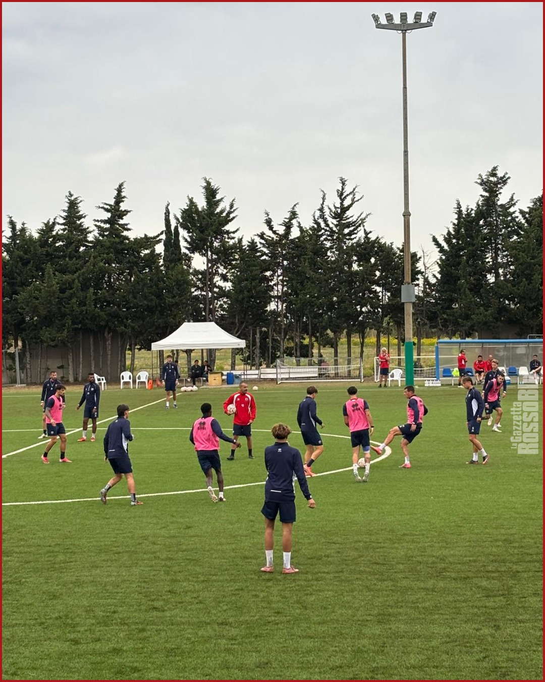 🔜 VERSO IL LATINA

Proseguono gli allenamenti ⚽ dell'@u.s.sambenedettese 🔴🔵 in vista del match di domenica col Latina 🏟

#grb #gazzettarossoblù #samb #sambenedettese #lagazzettarossoblù #calcio #seriec #gironeb #legapro #seriecskywifi