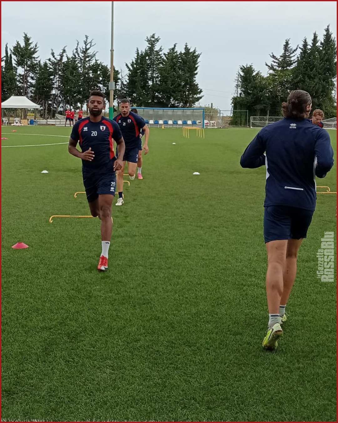 ALLENAMENTO ⚽

Continuano gli allenamenti dell'@u.s.sambenedettese 🔴🔵 in vista della partita di domenica col Latina

#grb #gazzettarossoblù #samb #sambenedettese #lagazzettarossoblù #calcio #seriec #gironeb #legapro #seriecskywifi