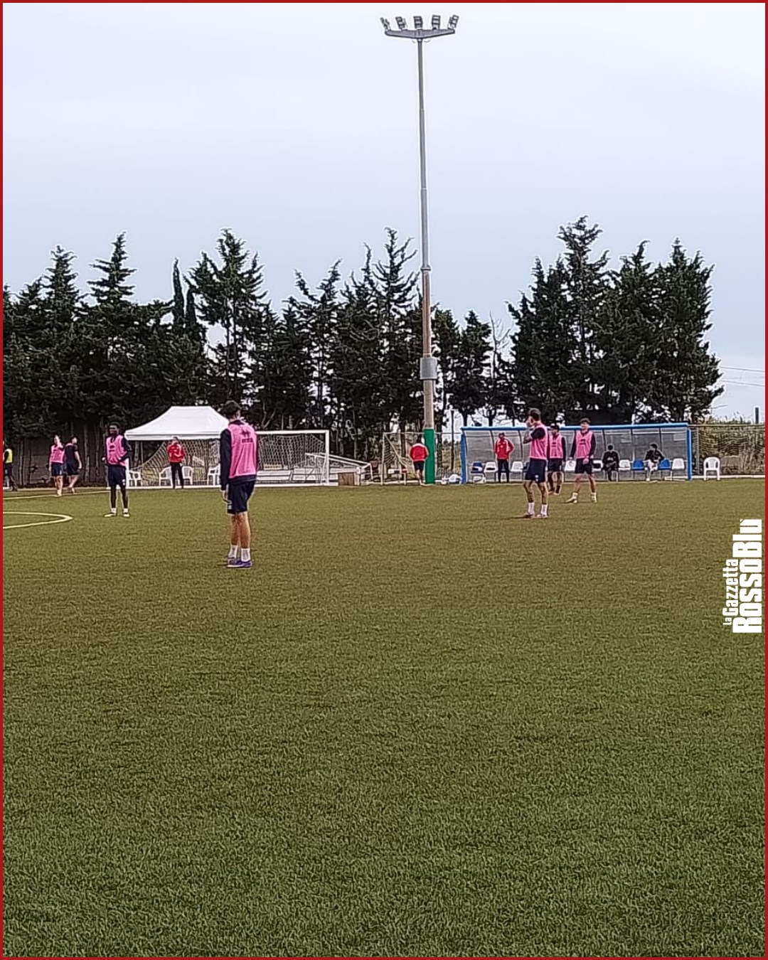 📸⚽🔴🔵

@u.s.sambenedettese #grb #gazzettarossoblù #samb #sambenedettese #lagazzettarossoblù #calcio #seriec #gironeb #legapro #seriecskywifi